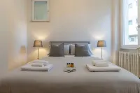 [Elegant Lawn Escape 1] Your Gateway to Florence