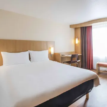 Ibis Nantes Centre Tour Bretagne Отели рядом с достопримечательностью «Иль-де-Версаль»