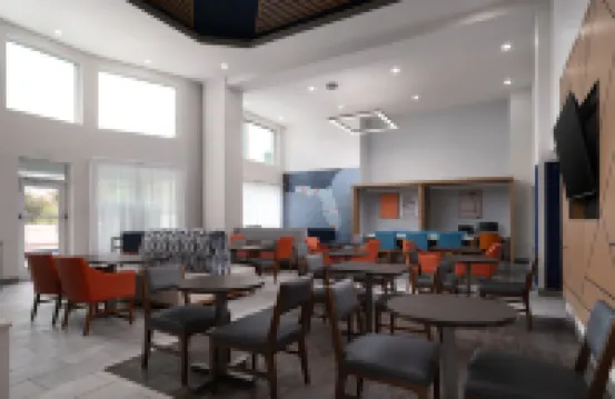 Holiday Inn Express & Suites CHAFFEE-JACKSONVILLE WEST by IHG