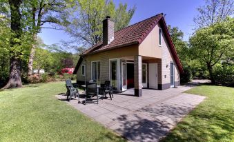 Cozy Holiday Home with Garden Near Zwolle