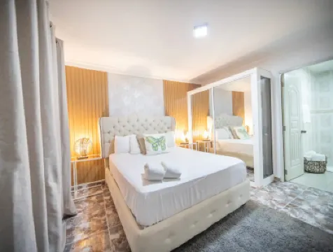 Stylish 1r-1b Apt Near the Beach and Main Street Hotels in 