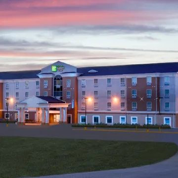 Holiday Inn Express & Suites SWIFT CURRENT by IHG
