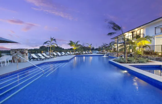 麥奎利港帆船瑞吉斯酒店, EVT旗下