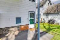 < 2 Mi to Hospitals & University: South Wedge Apt! - 3-Star
