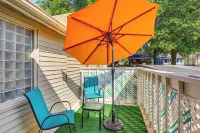 Private Porch! Charming Stay 6 Mi to Arrowhead - Homestays