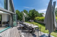 Charming 8-person Villa With hot tub Near the Forest