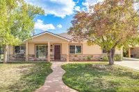 Suburban Home 9 Mi to Dtwn Denver: Outdoor Oasis! - 3-Star