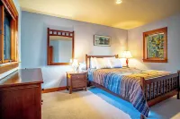 Creekside on Quigley - 3BD Private Home on Trails + Hot Tub