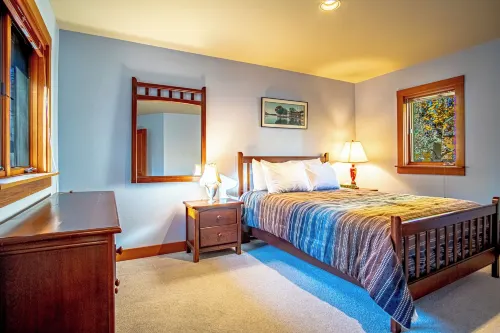 Creekside on Quigley - 3BD Private Home on Trails + Hot Tub