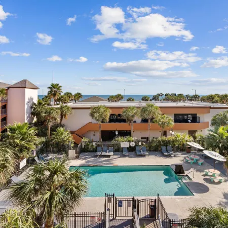 Clarion Pointe Galveston - Beachfront Отели рядом с достопримечательностью «Парк Муди Гарденс Аттракшенс Тем»