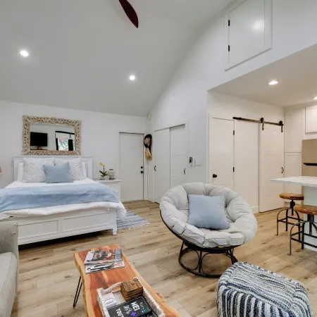 Upscale Whittier Hills Gem: 17 Mi to Disneyland!