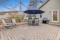 Spacious Well Appointed Retreat Minutes from Excelsior, Lake Minnetonka & More Hotels in Chanhassen