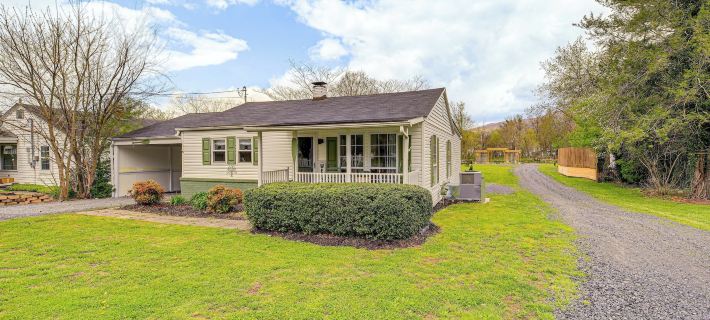 Riverfront Tennessee Retreat w/ Patio & Boat Ramp! Hotels in Carter County