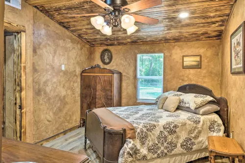 Peaceful Log Cabin Escape Near Table Rock Lake! - Homestays