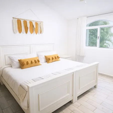 Boho Minimal 3-Min Beach Private Parking