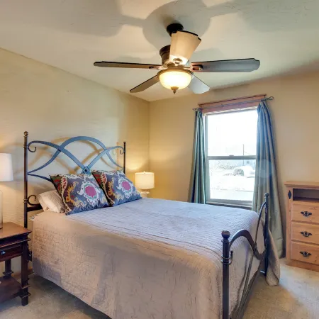 3 Blocks to Main St: Cozy Gunnison Retreat!