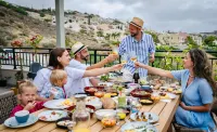 WellClub Resort - Wellness & SeaView Suites - sarapan