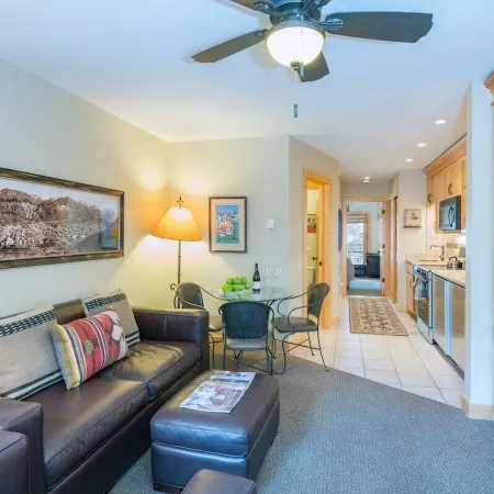 Riverside Condo, Walk Everywhere Viking Lodge 212 Condo