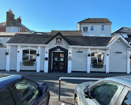 Ashbys Hotele w: Southsea