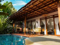 RECA Resort Philippines - Luxury Villas & Nature Retreat - piscina