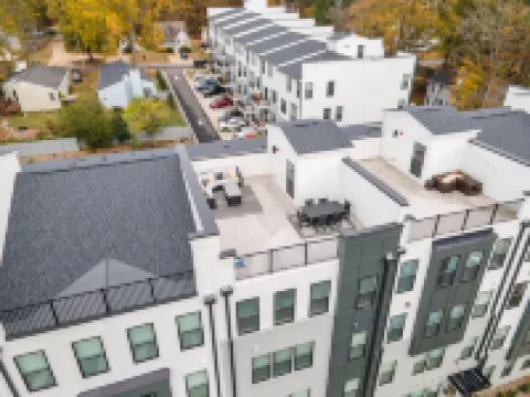 NEW Luxury Condo Rooftop Terrace EV Charger Hotels in Wake Forest