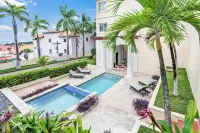 Sea Vue Luxury Vacation Condominiums - piscine