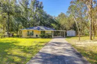 Williston Home w/ Yard: 6 Mi to Devils Den Spring