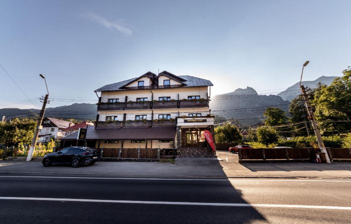 Suru Hotel & Restaurant