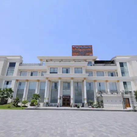 Palmdale Hotel & Resort