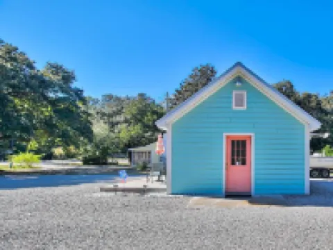 Sunnyside Inlet Cottage