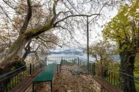 Lake Kremasta Hotel