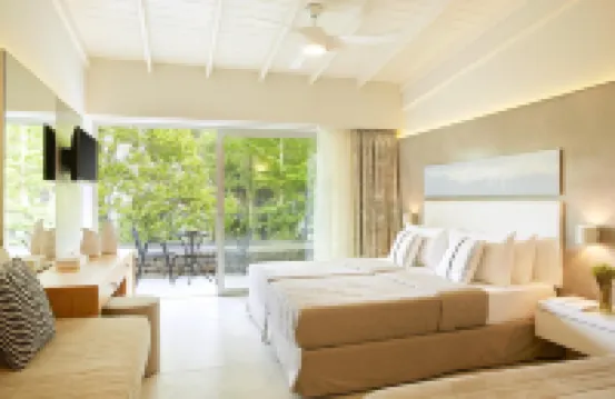 มาครยามอส