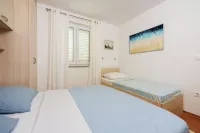 Apartments Petak Novi - 3-Star