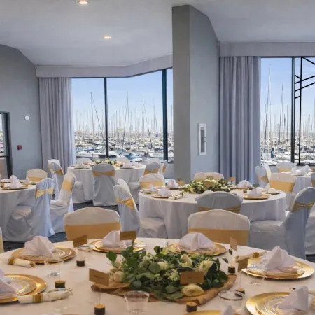 Holiday Inn Express & Suites VENTURA HARBOR by IHG