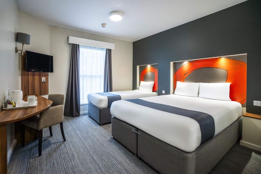 hotel 2
