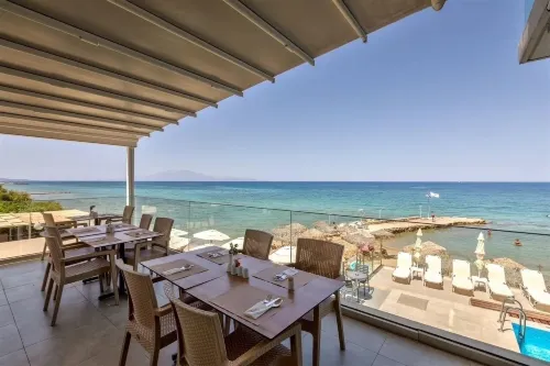 Amaltheia Beachfront Villas - Homestays