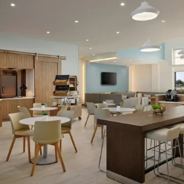 Element Pooler Savannah Airport