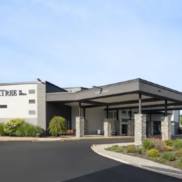 DoubleTree by Hilton Warwick Providence Airport