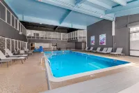Heritage House Inn on Cape Cod - Pools