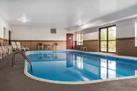 Quality Inn & Suites Anderson I-69 - Bãi đậu xe