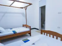 Spacious Beachfront Apartment with Ocean Views in Uroa, Zanzibar - balcony