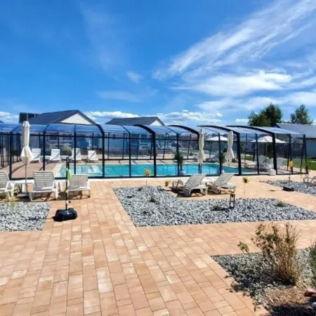 Holiday Homes with Pool and Jacuzzi