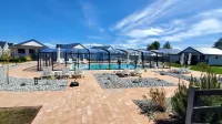 Holiday Homes with Pool and Jacuzzi - Beach