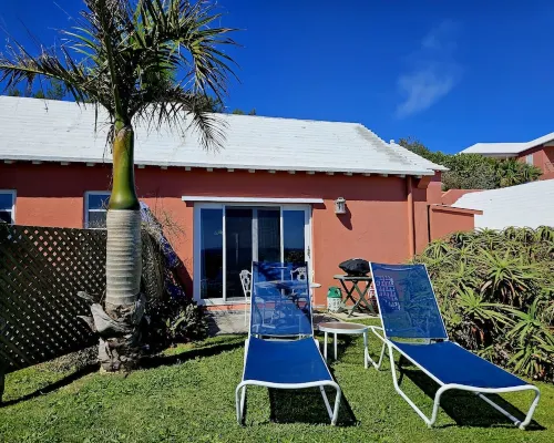 Sand Pebble 1 Bdrm Apt on Marley Beach w/ ocean views & steps to private beach Hotels in Warwick