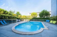 Le M & Spa Bordeaux Aéroport by Hôtels & Préférence - Swimmingpools