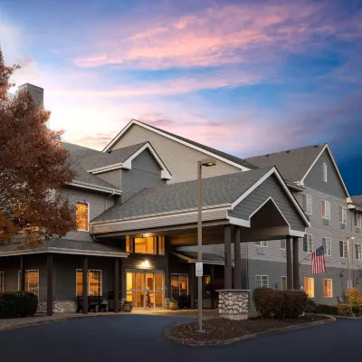 La Quinta Inn & Suites by Wyndham Eugene Hotels near Autzen Stadium