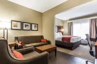 Comfort Suites Effingham - 2-Star