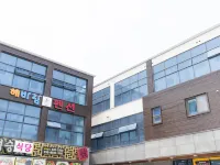 Geoje Sea Breeze Pension โรงแรมใกล้หน้าผาซินซอนแด