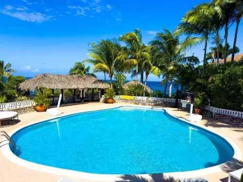 4BR Seafront Villa in Boscobel Direct Sea Access Coastal Living - Villas
