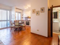 Claudia Flat - near the beach & parking Hotels in Massa